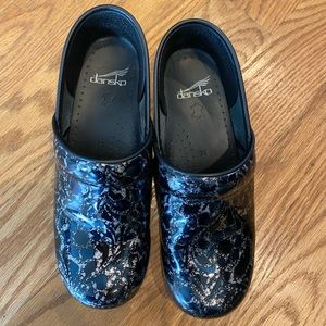 Dansko women’s professional clog